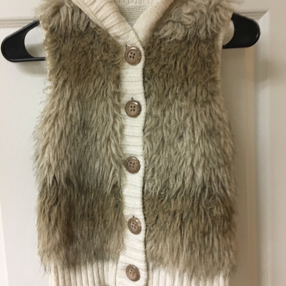 Youth/Girls Vest Fake Fur and Cute Buttons